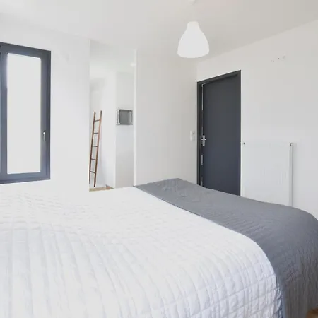 Maison Moderne Proche 度假居 *