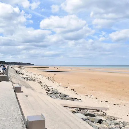 Maison Moderne Proche 度假居