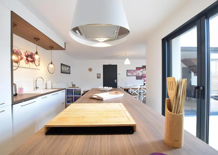 Maison Moderne Proche Casa de Férias *